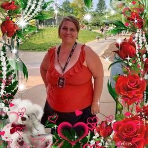 Meet your Posher, Laura